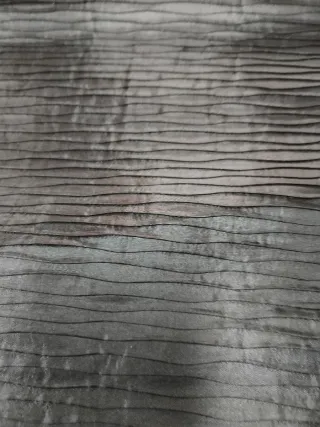 Centro de mesa preto com etiqueta