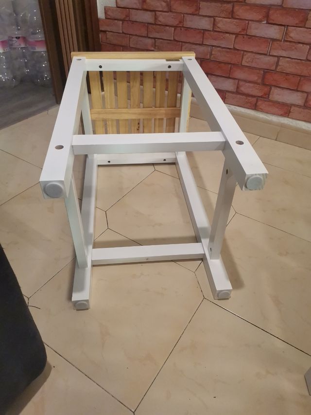 4 Taburetes de Madera con asiento de listones