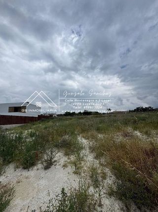 Terreno en venta en Lucena