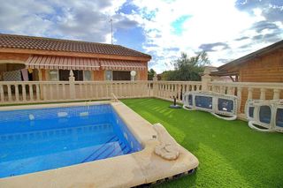 Chalet en venta en Albatera