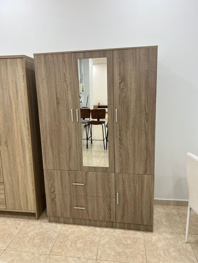 Armario 3 puertas espejo y cajones