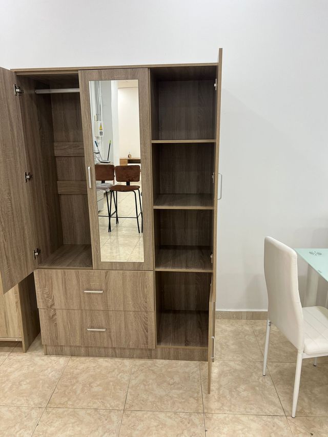 Armario 3 puertas espejo y cajones