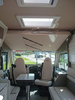 Mc Louis Nevis 881 G -  2025 - Automático