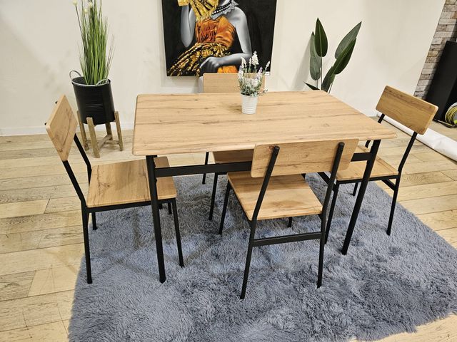 Mesa y 4 Sillas Comedor Madera y Metal