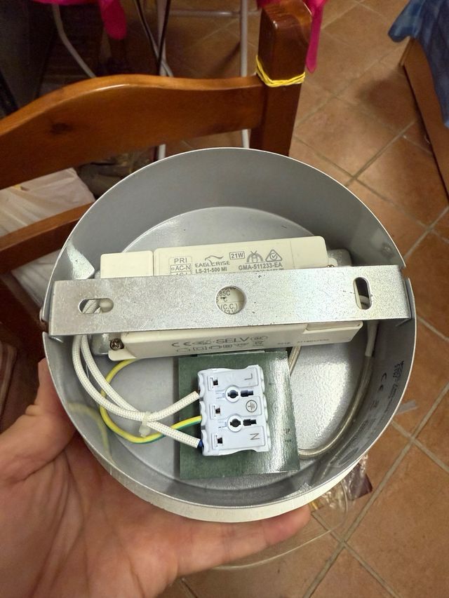 Lampadario LED moderno grigio