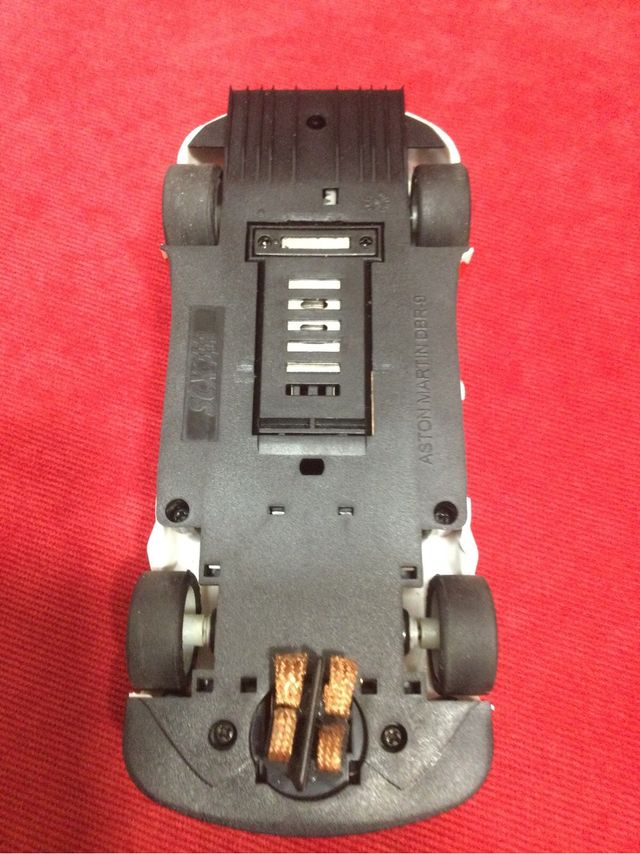 Scalextric Aston Martin DBR9