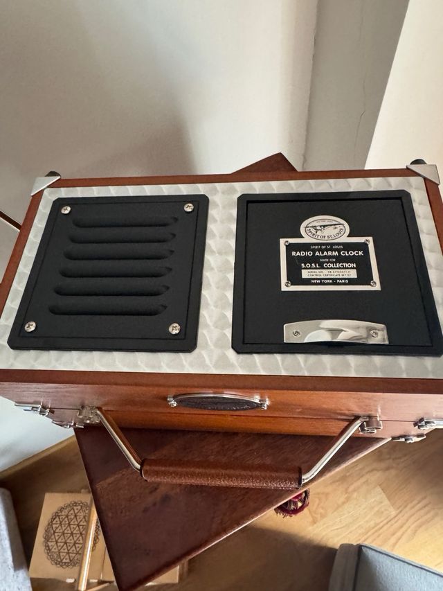 Radio y Reloj Despertador Vintage