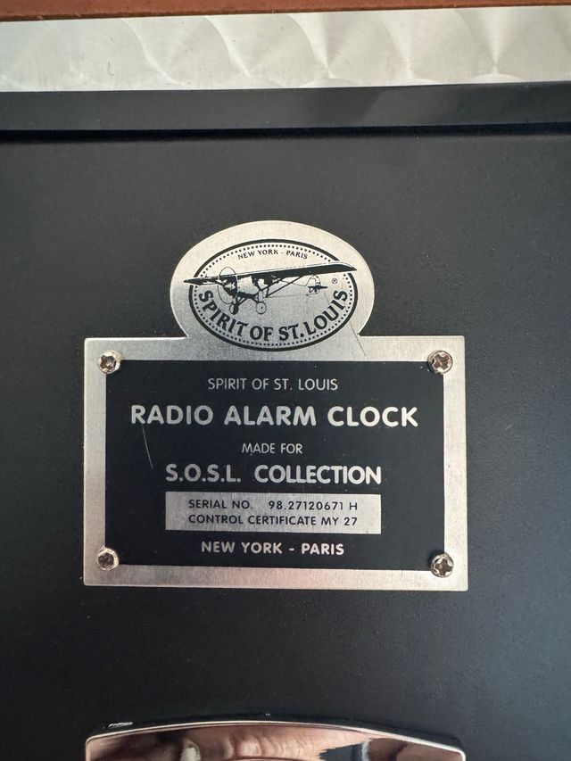 Radio y Reloj Despertador Vintage