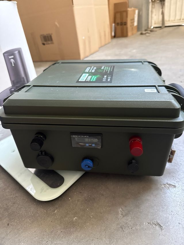 Batería LiFePO4 12V 200Ah 2560Wh