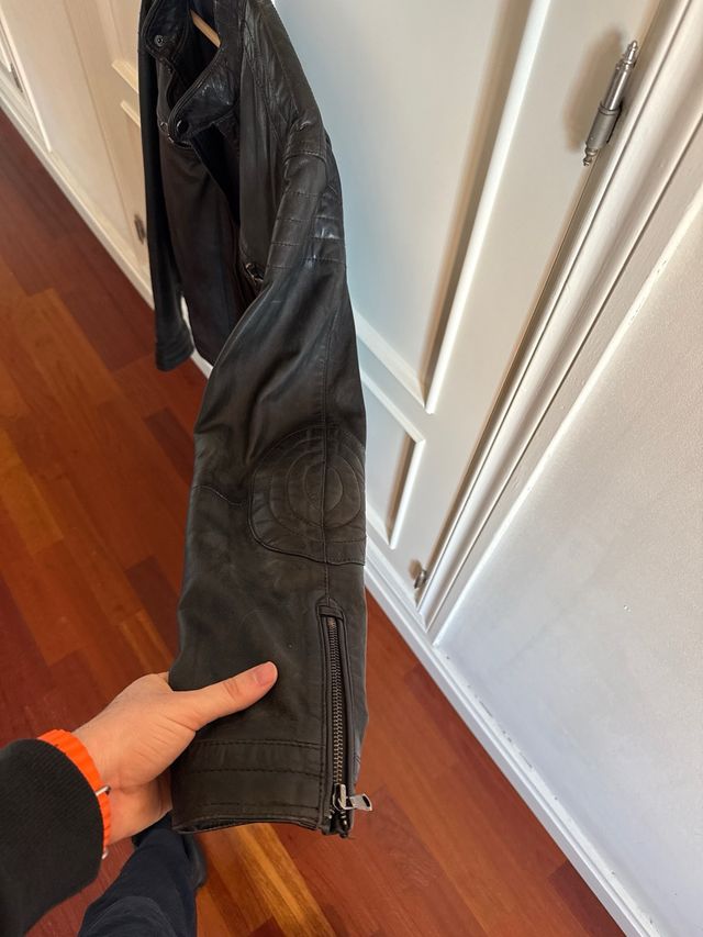 Chaqueta de Piel Mango Negra