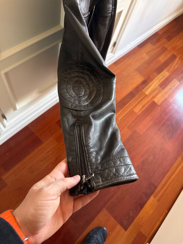 Chaqueta de Piel Mango Negra