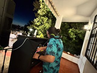 DJ para bodas y fiestas – Granada, Málaga, Jaén