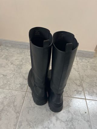 Botas altas de piel negras con mucha plataplatafor