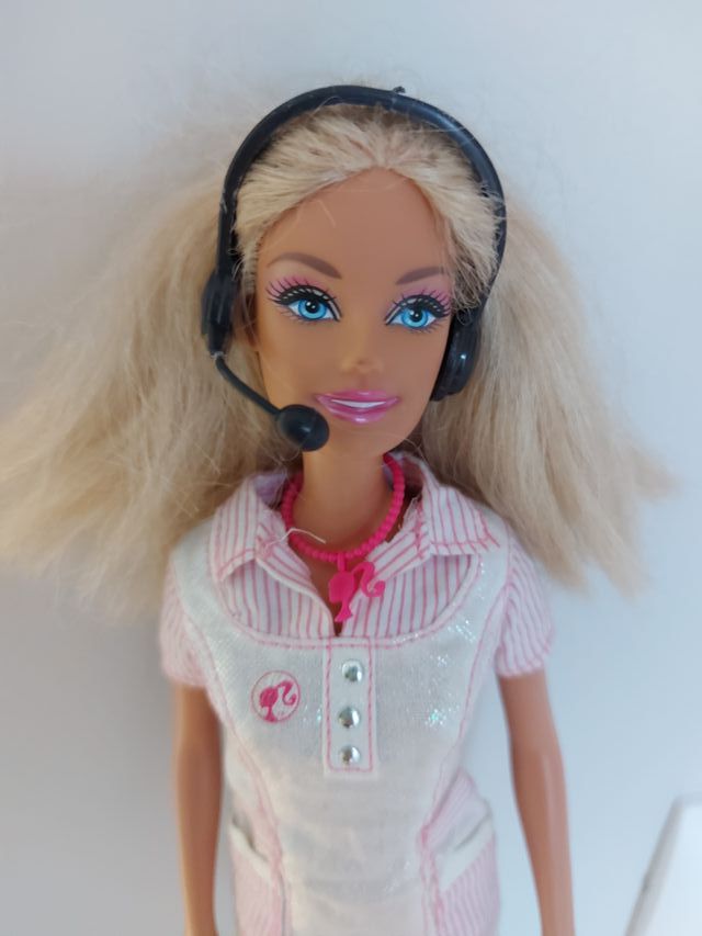 Barbie Enfermera con Auriculares