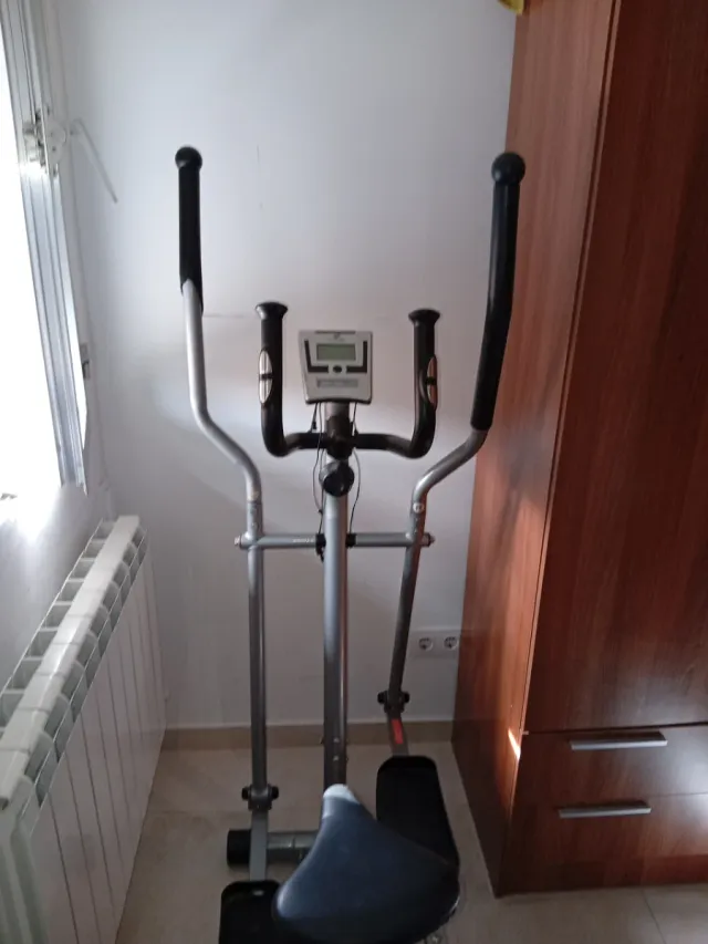 Bicicleta estática elíptica