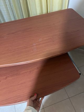 Scrivania in legno marrone