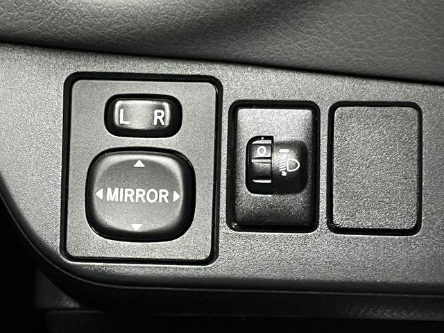 TOYOTA YARIS AUTOMATICO HYBRID 2020