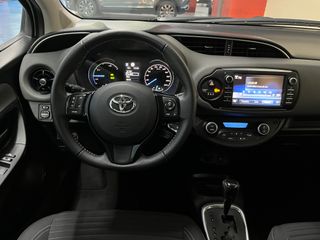 TOYOTA YARIS AUTOMATICO HYBRID 2020