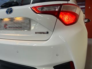 TOYOTA YARIS AUTOMATICO HYBRID 2020