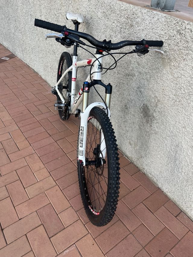 Bicicleta Montaña SUNN Blanca