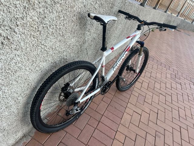 Bicicleta Montaña SUNN Blanca