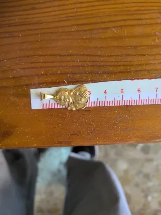 Colgante Corazón de Jesús Silueta Oro