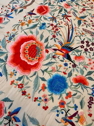 Antiguo Mantón de Manila bordado