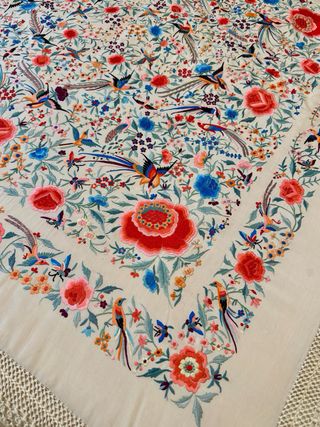 Antiguo Mantón de Manila bordado