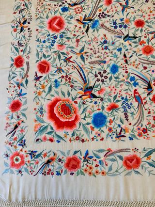 Antiguo Mantón de Manila bordado