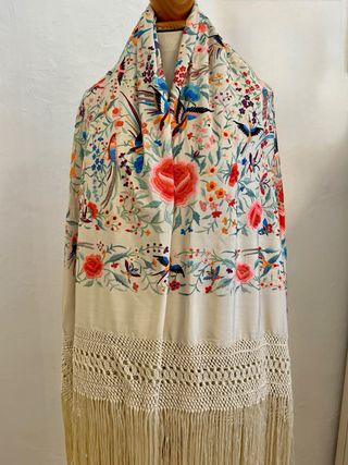 Antiguo Mantón de Manila bordado