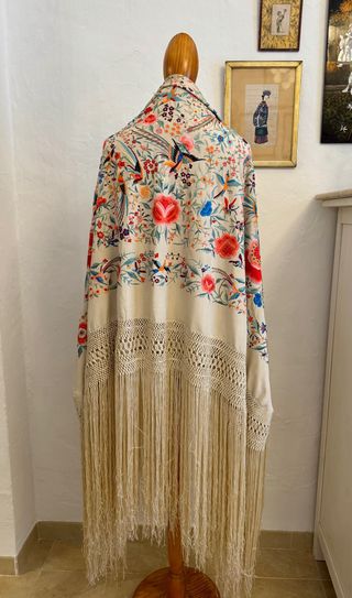 Antiguo Mantón de Manila bordado