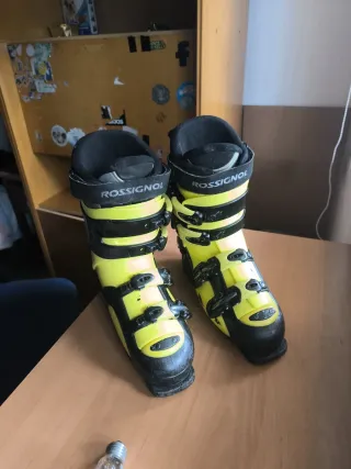 Botas de esquí Rossignol amarillas y negras