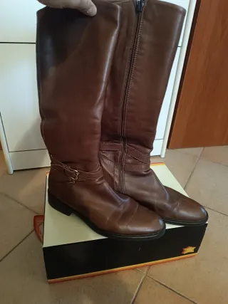 Stivali Geox marroni in pelle