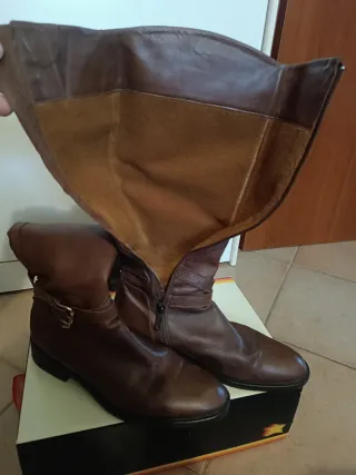 Stivali Geox marroni in pelle