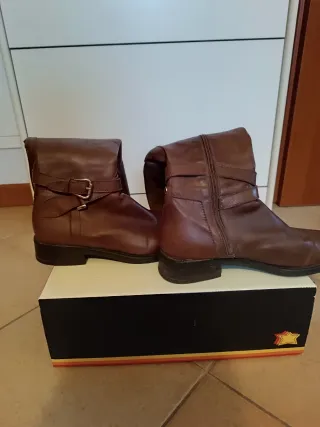 Stivali Geox marroni in pelle