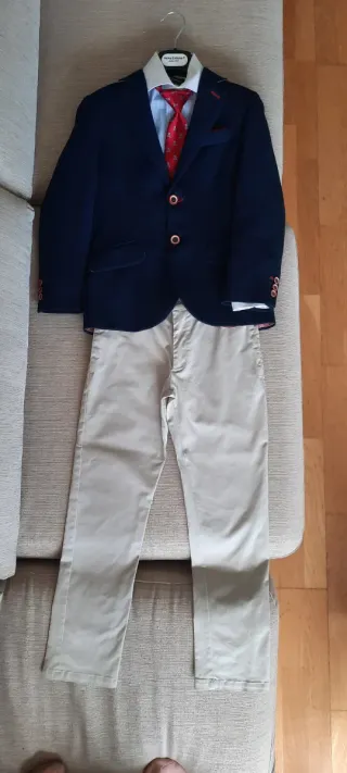 Traje comunión niño azul y beige de Nova Drima. T9