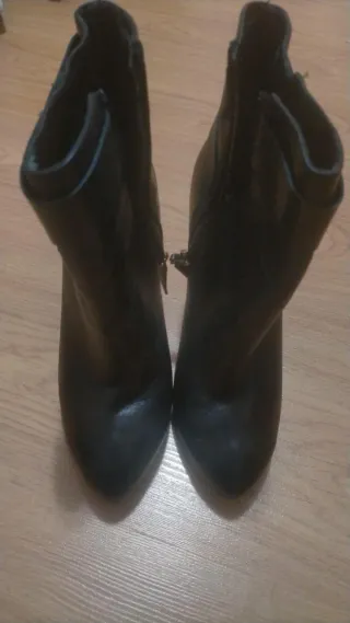 Botines Guess Tacón Aguja Negros Talla 39.