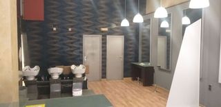 Local comercial en alquiler en Joc de la Bola - Camps d'Esports - Ciutat Jardí - Montcada en Lleida