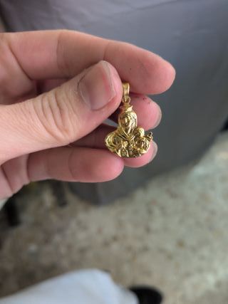 Virgen del Carmen Silueta Colgante Oro