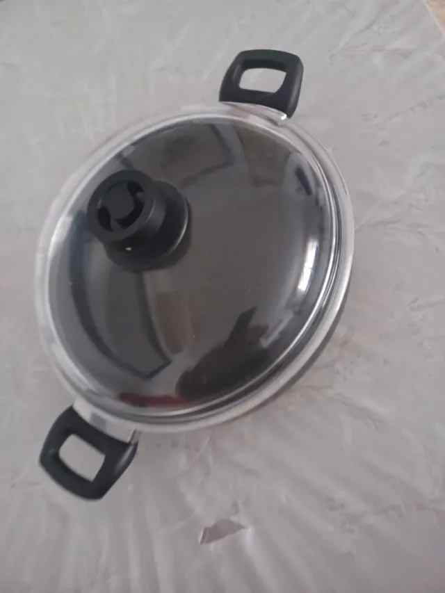 Olla con tapa de cristal