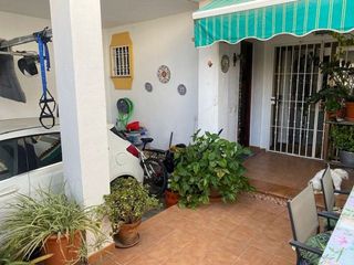 Casa adosada en venta en Las Lagunas en Mijas