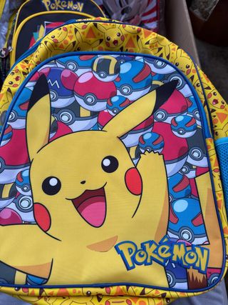 Mochila Pokemon Pikachu y Pokébolas