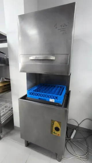 Lavavajillas industrial capota cesta 50