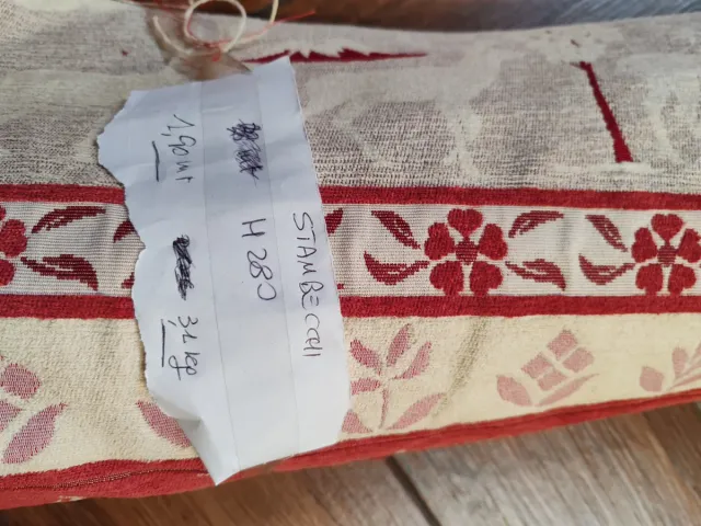 Tessuto montagna stambecchi rosso