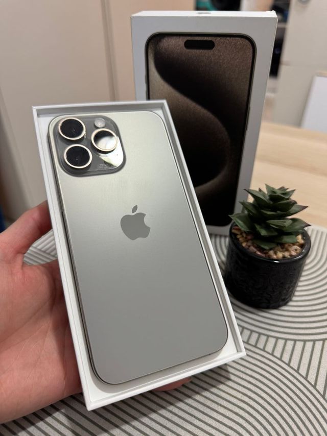 iPhone 15 pro Max 256gb como novo