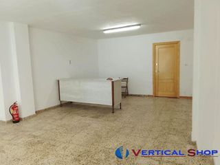 Local comercial en venta en Caudete