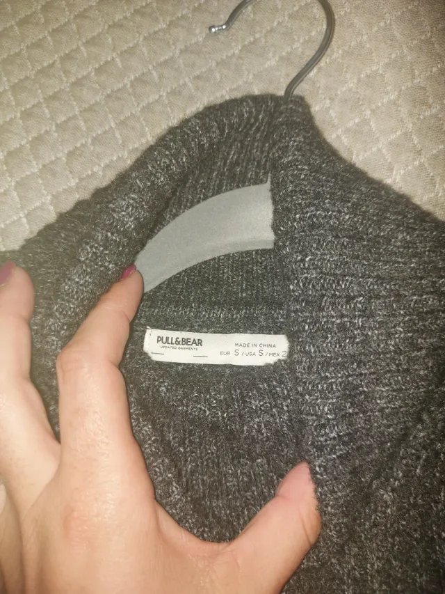 Jersey cuello alto gris