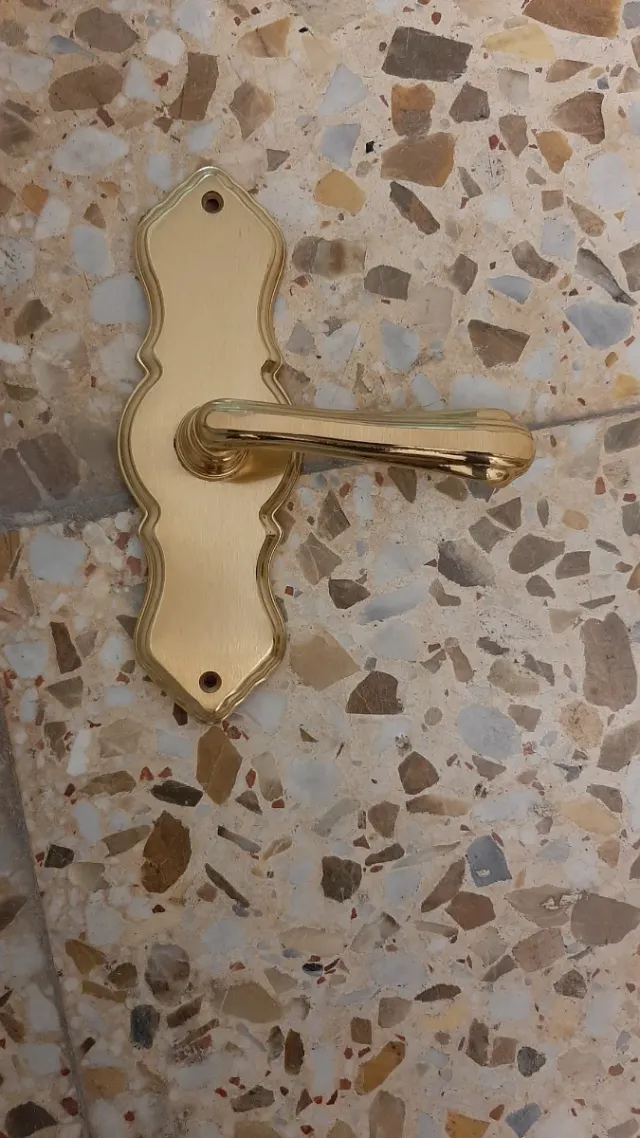Picaporte dorado