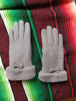 Guantes de mujer grises con lazo