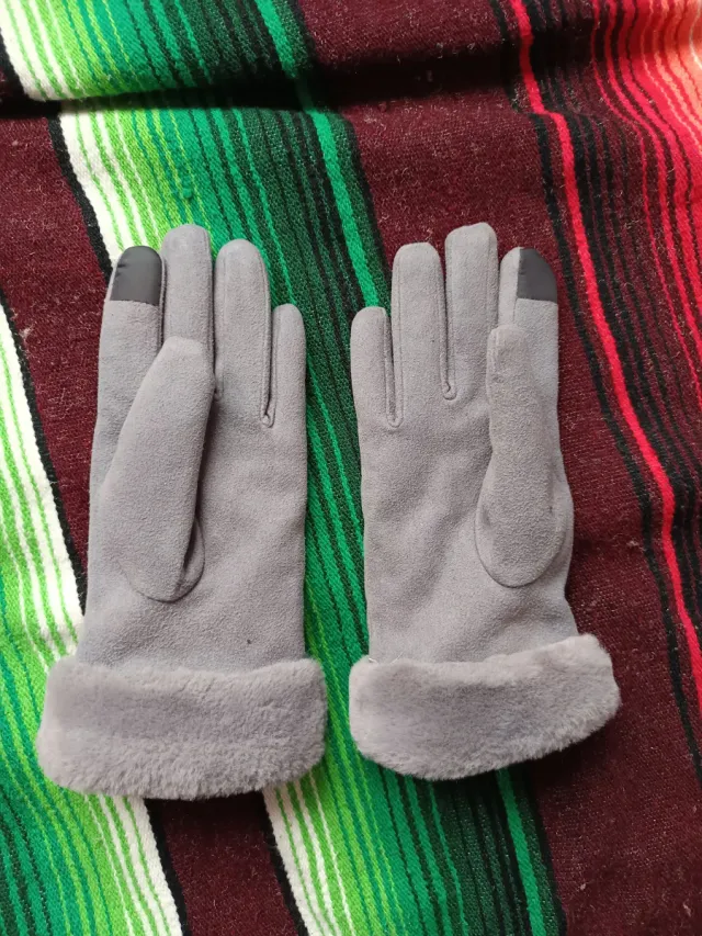 Guantes de mujer grises con lazo